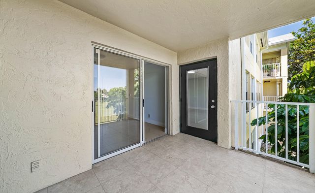 6300 La Costa Drive H, Boca Raton, FL 33433
