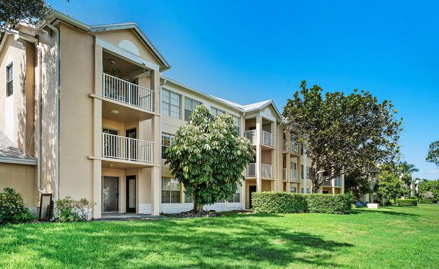 6300 La Costa Drive H, Boca Raton, FL 33433