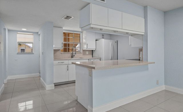 6300 La Costa Drive H, Boca Raton, FL 33433