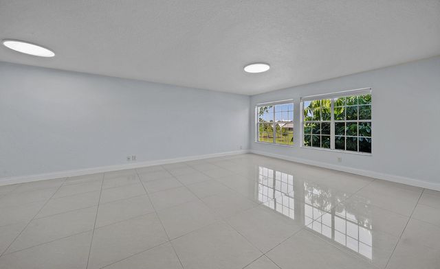 6300 La Costa Drive H, Boca Raton, FL 33433