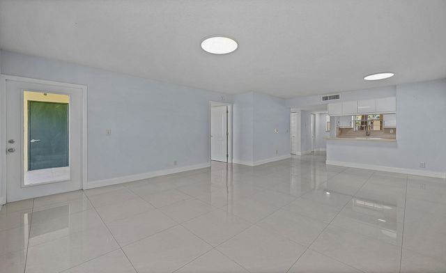 6300 La Costa Drive H, Boca Raton, FL 33433