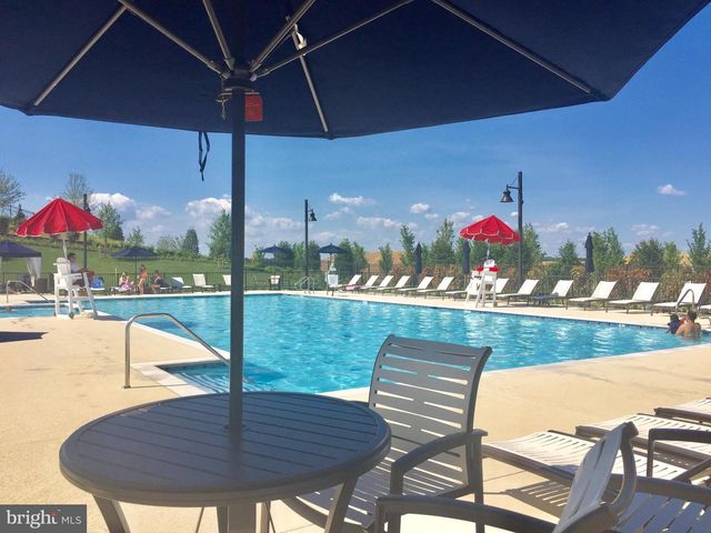 2416 GLOUSTER POINTE DR, Dumfries, VA 22026