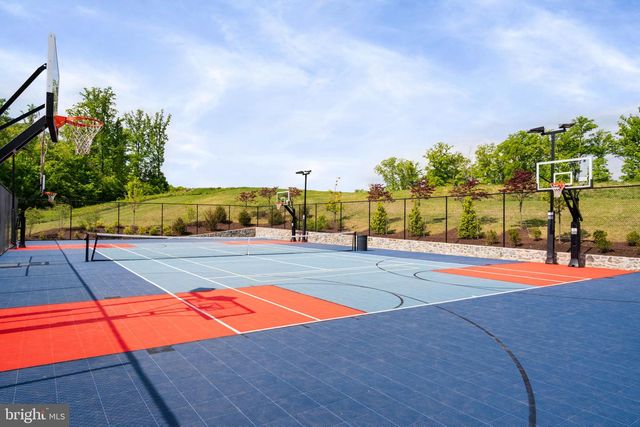 2416 GLOUSTER POINTE DR, Dumfries, VA 22026