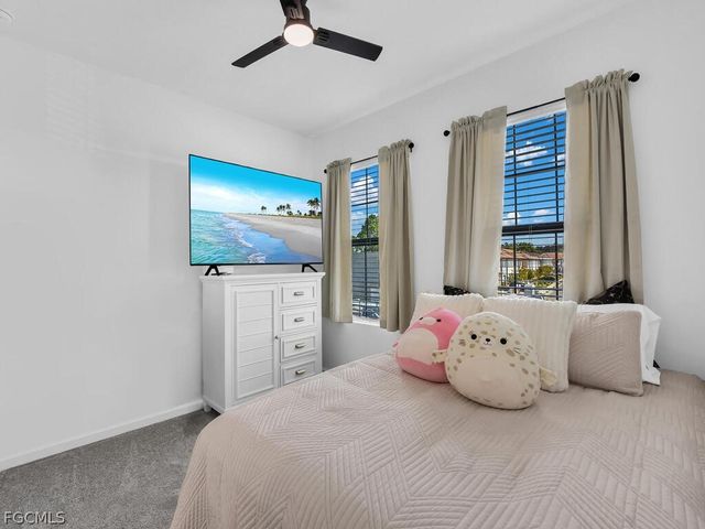 1477 Weeping Willow CT, Cape Coral, FL 33909