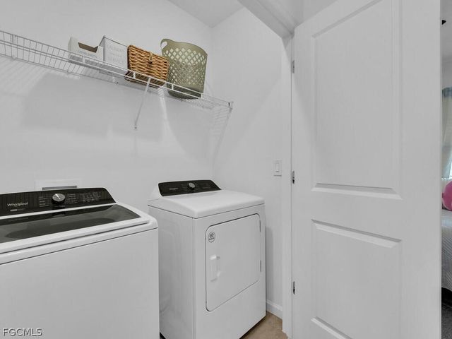 1477 Weeping Willow CT, Cape Coral, FL 33909