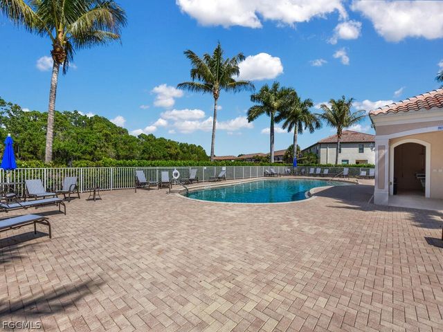 1477 Weeping Willow CT, Cape Coral, FL 33909