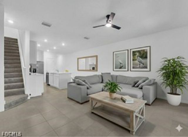 1477 Weeping Willow CT, Cape Coral, FL 33909