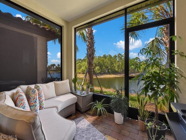 1477 Weeping Willow CT, Cape Coral, FL 33909