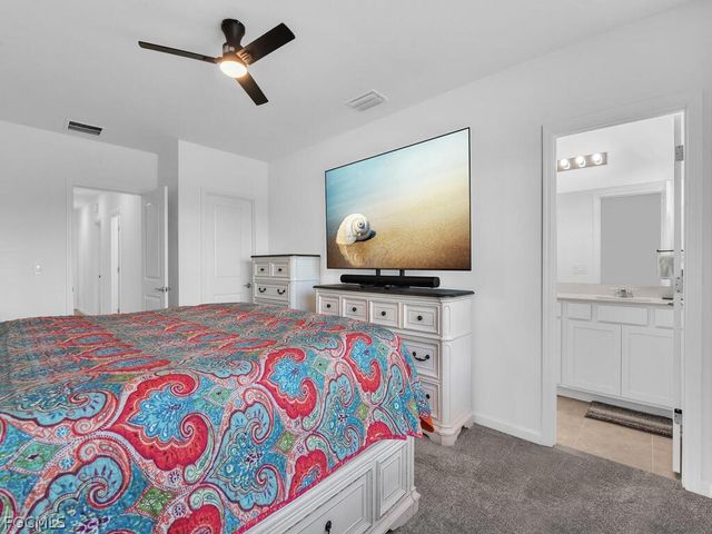 1477 Weeping Willow CT, Cape Coral, FL 33909