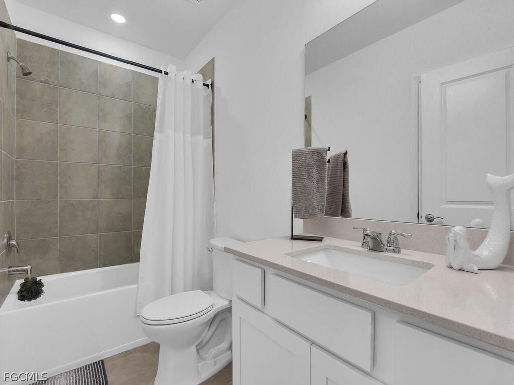 Image 14 of property listing at 1477 Weeping Willow CT, Cape Coral, FL 33909