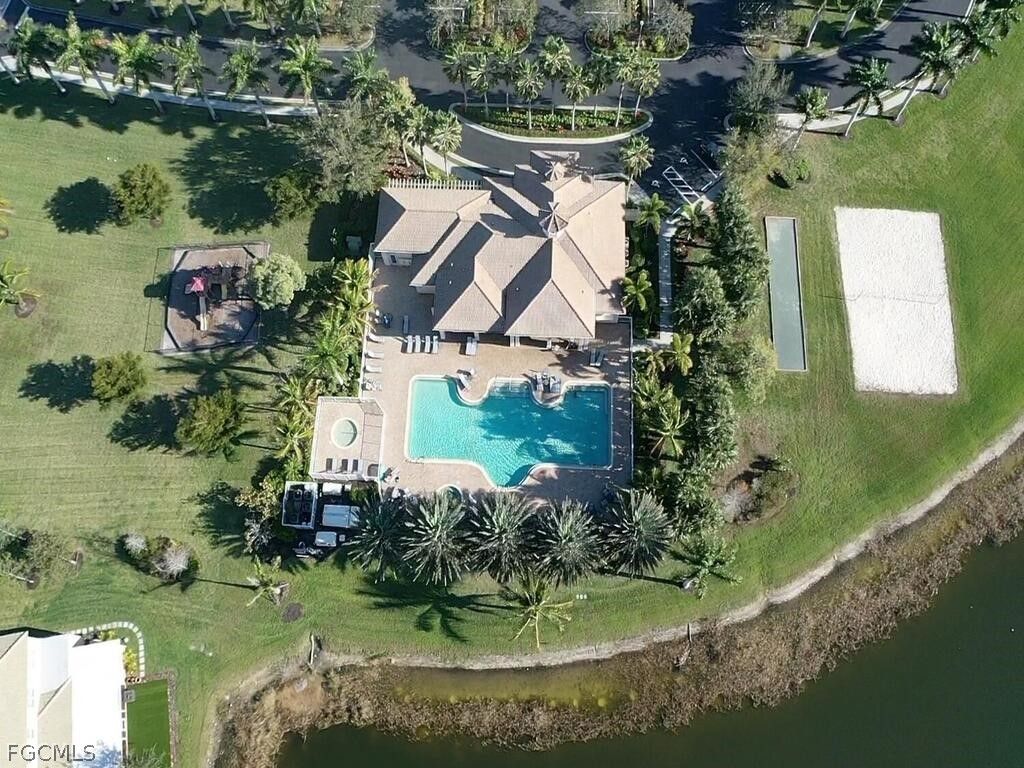 Image 18 of property listing at 1477 Weeping Willow CT, Cape Coral, FL 33909