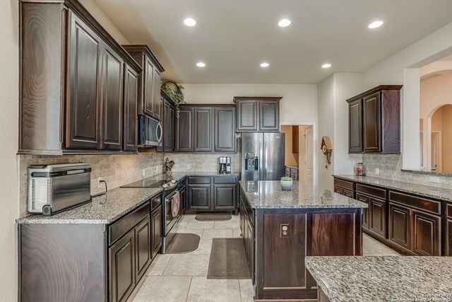 2160 MILL VALLEY, Seguin, TX 78155