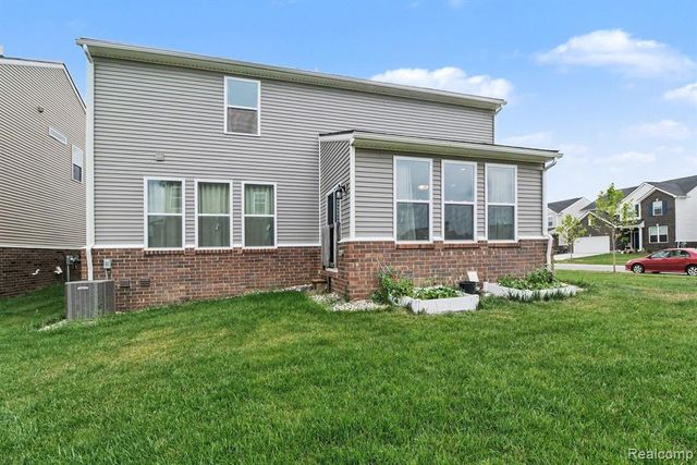 20847 Calabrese Drive, South Lyon, MI 48178
