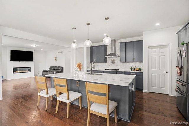 20847 Calabrese Drive, South Lyon, MI 48178