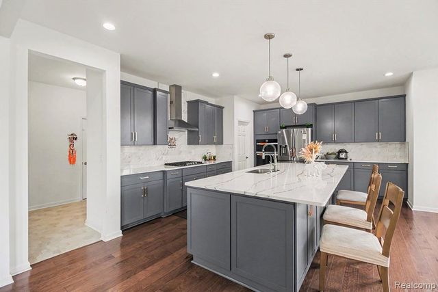 20847 Calabrese Drive, South Lyon, MI 48178