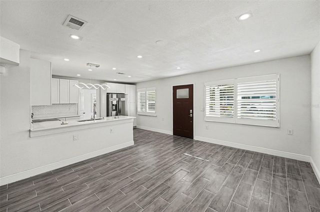 318 BATH STREET, Tarpon Springs, FL 34689