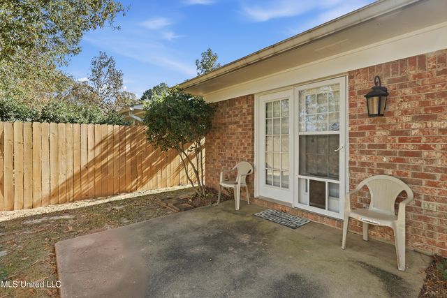 72 Lamplighter Road, Pearl, MS 39208