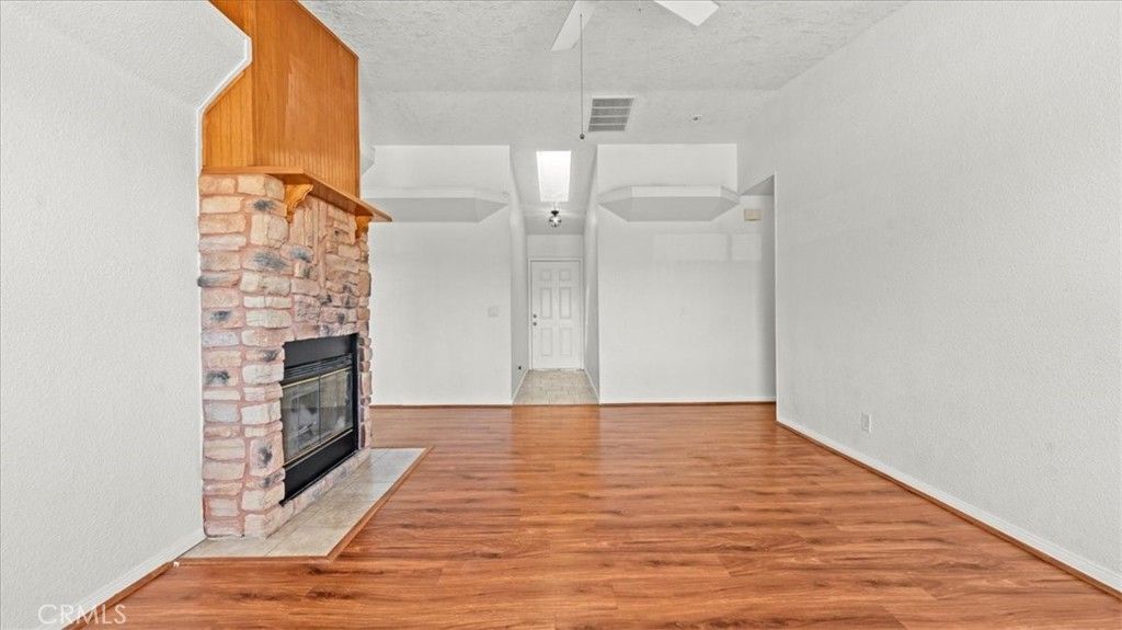 Image 10 of property listing at 14071 Quinnault Road, Apple Valley, CA 92307
