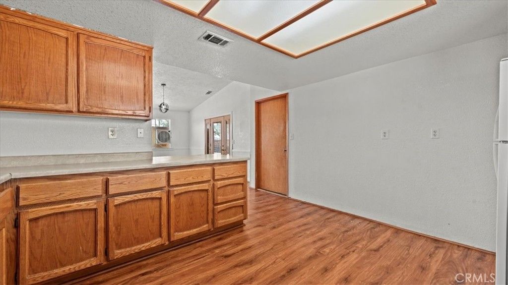 Image 15 of property listing at 14071 Quinnault Road, Apple Valley, CA 92307