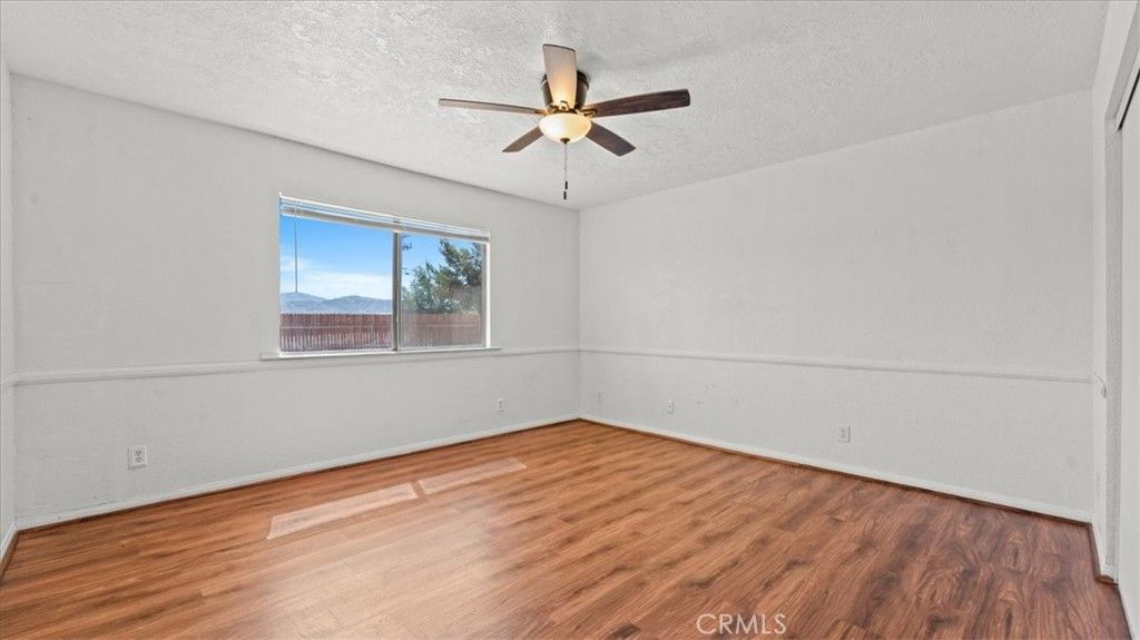 Image 16 of property listing at 14071 Quinnault Road, Apple Valley, CA 92307