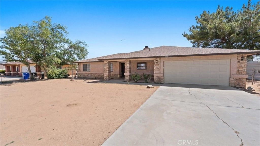 Image 2 of property listing at 14071 Quinnault Road, Apple Valley, CA 92307