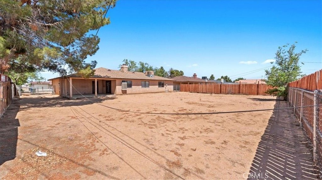 Image 28 of property listing at 14071 Quinnault Road, Apple Valley, CA 92307