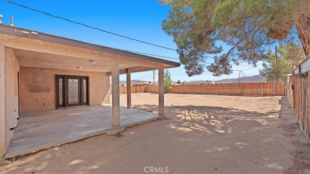 Image 29 of property listing at 14071 Quinnault Road, Apple Valley, CA 92307