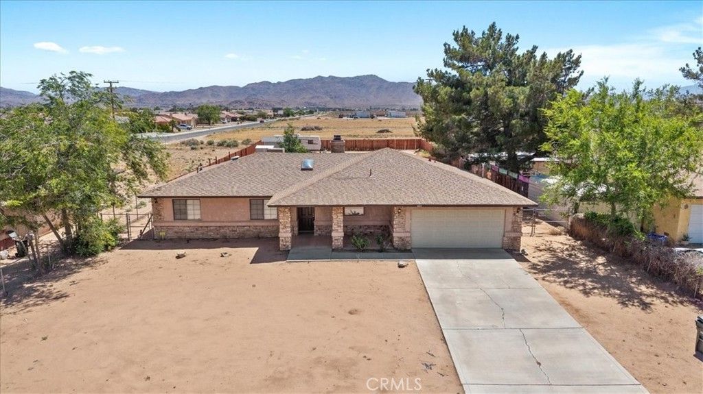 Image 30 of property listing at 14071 Quinnault Road, Apple Valley, CA 92307
