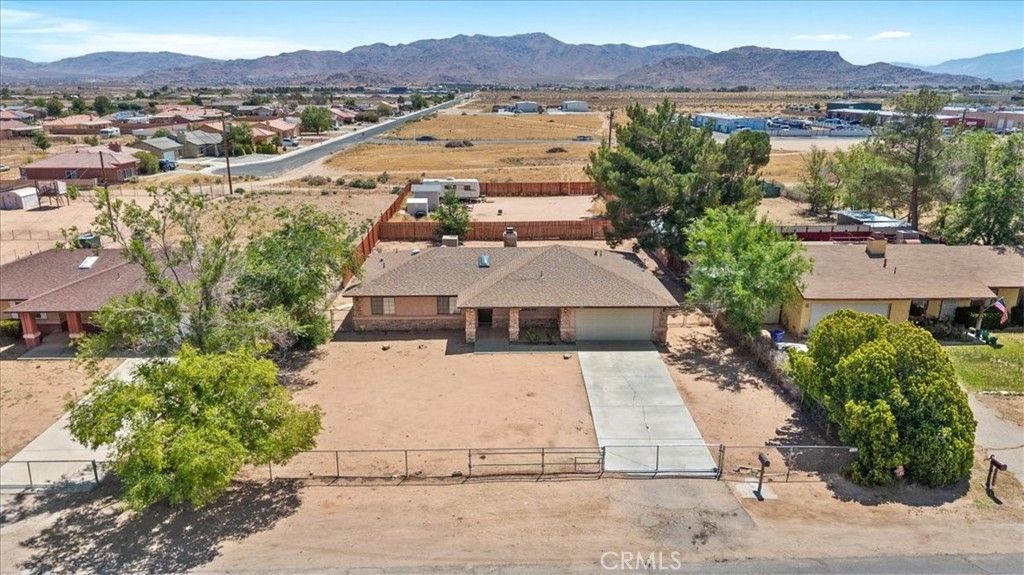Image 31 of property listing at 14071 Quinnault Road, Apple Valley, CA 92307