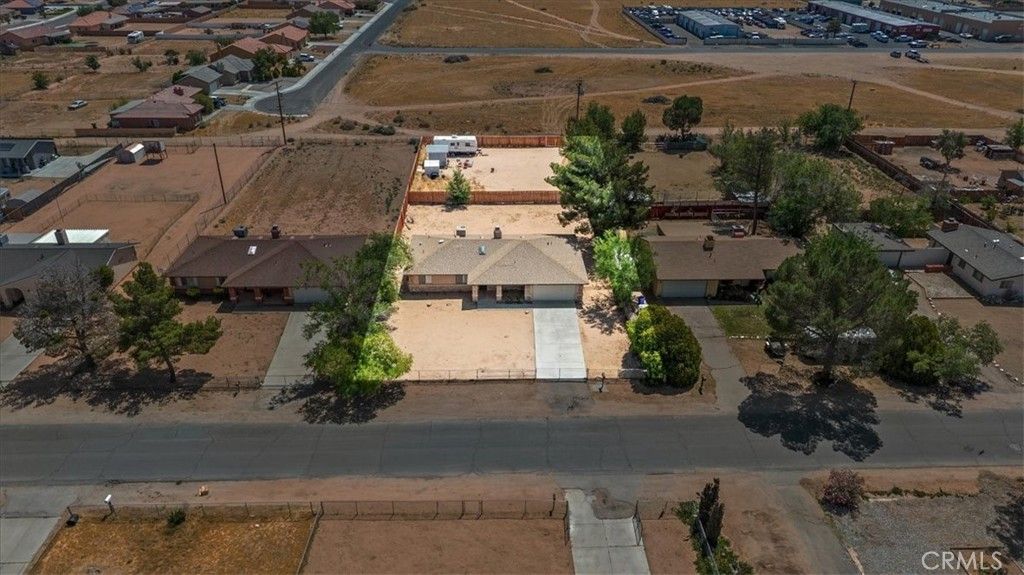 Image 34 of property listing at 14071 Quinnault Road, Apple Valley, CA 92307