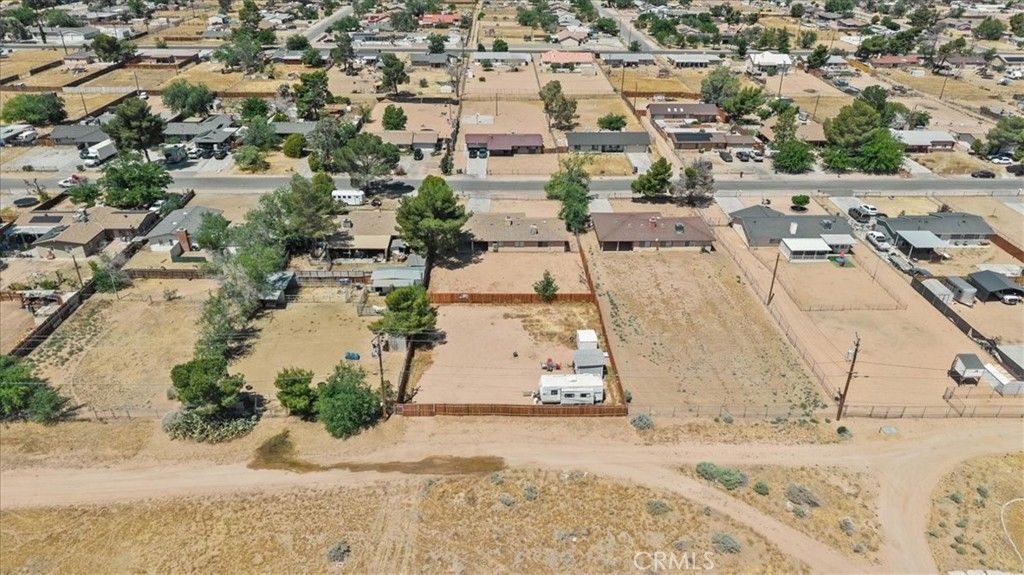 Image 40 of property listing at 14071 Quinnault Road, Apple Valley, CA 92307