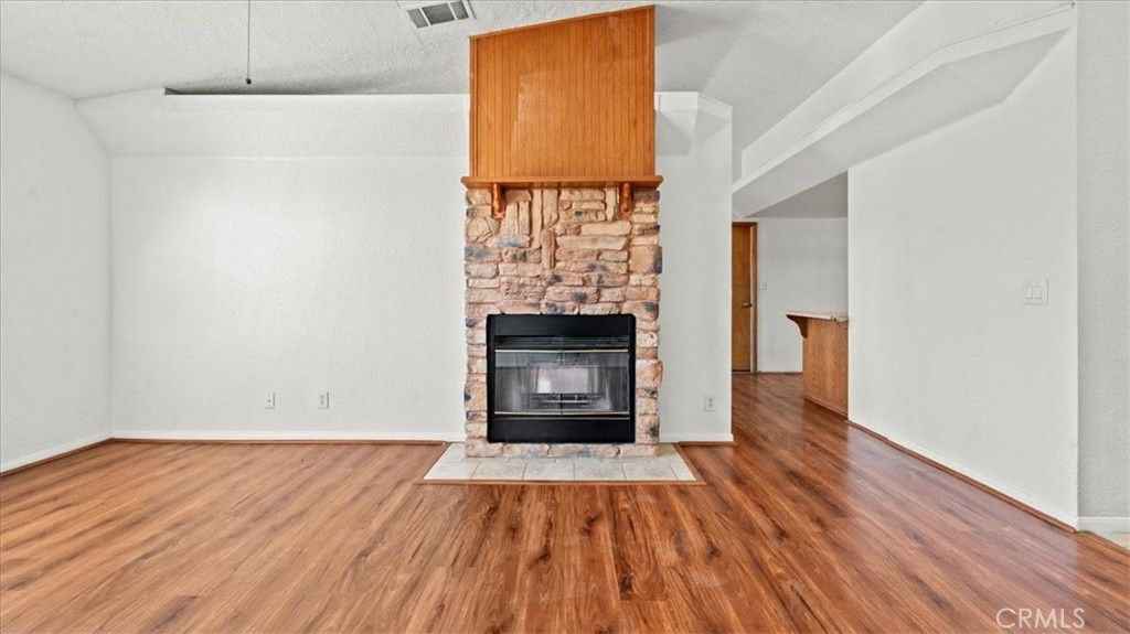 Image 9 of property listing at 14071 Quinnault Road, Apple Valley, CA 92307