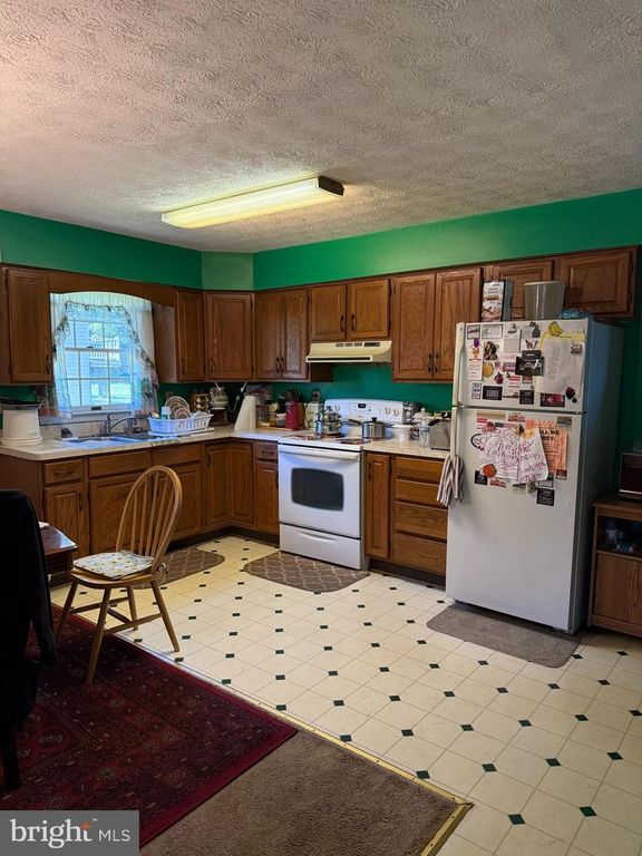 Image 6 of property listing at 23955 HOLLYWOOD RD, Hollywood, MD 20636