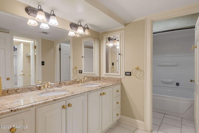 1321 W Saint Mary Boulevard, Lafayette, LA 70506