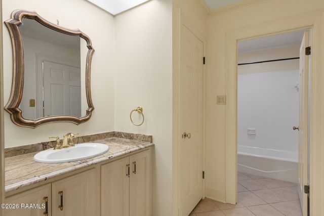 1321 W Saint Mary Boulevard, Lafayette, LA 70506