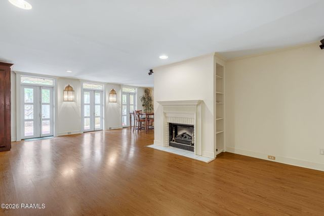 1321 W Saint Mary Boulevard, Lafayette, LA 70506