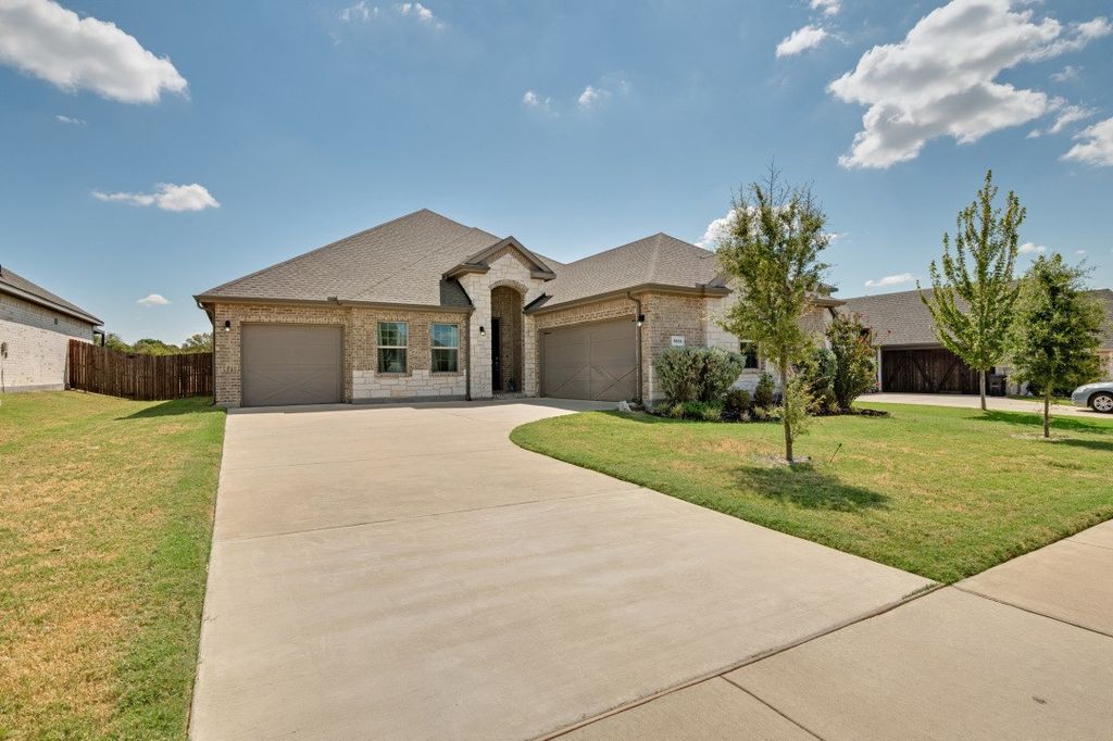 1006 Summer Grove Drive, Midlothian, TX 76065 — exterior