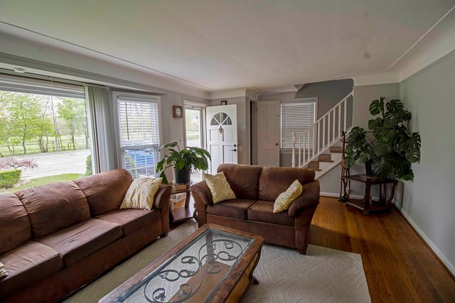 1440 Vernier Road, Grosse Pointe Woods, MI 48236
