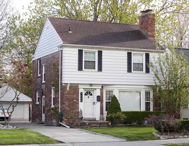 1440 Vernier Road, Grosse Pointe Woods, MI 48236