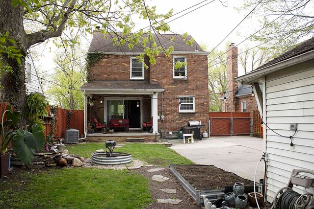 1440 Vernier Road, Grosse Pointe Woods, MI 48236