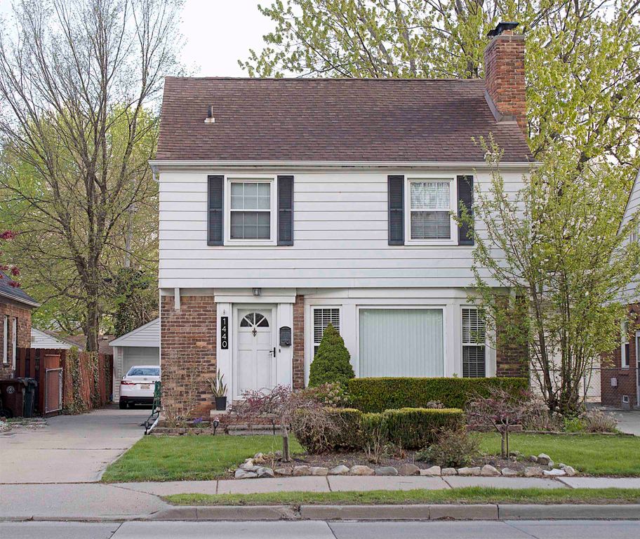 1440 Vernier Road, Grosse Pointe Woods, MI 48236