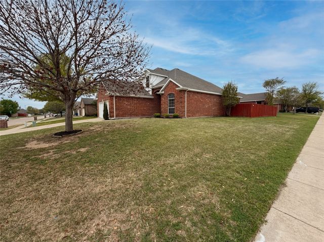 828 Pebblecreek Drive, Burleson, TX 76028