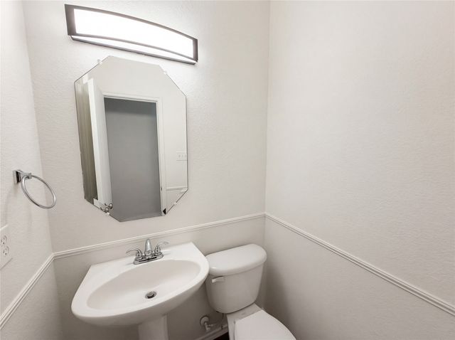 828 Pebblecreek Drive, Burleson, TX 76028