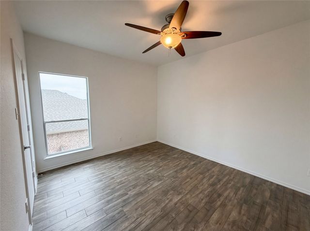 828 Pebblecreek Drive, Burleson, TX 76028