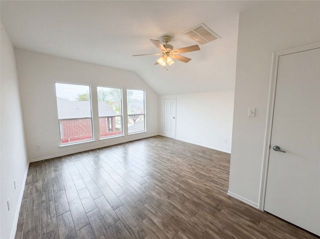 828 Pebblecreek Drive, Burleson, TX 76028