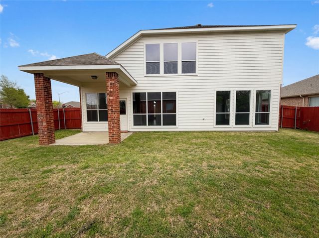 828 Pebblecreek Drive, Burleson, TX 76028