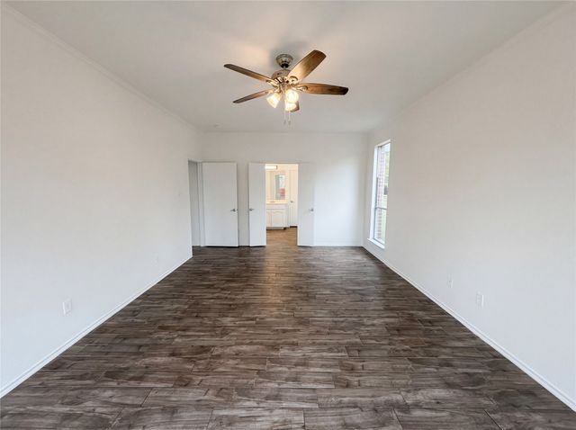 828 Pebblecreek Drive, Burleson, TX 76028