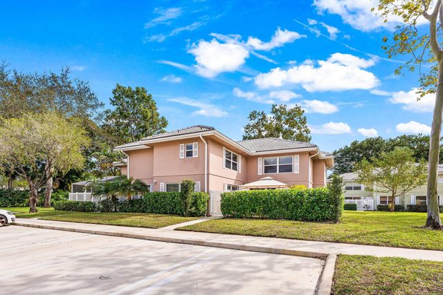 3136 Kingston Court, West Palm Beach, FL 33409