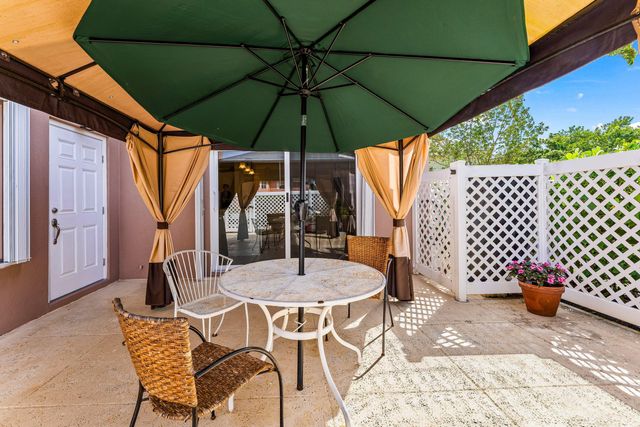 3136 Kingston Court, West Palm Beach, FL 33409