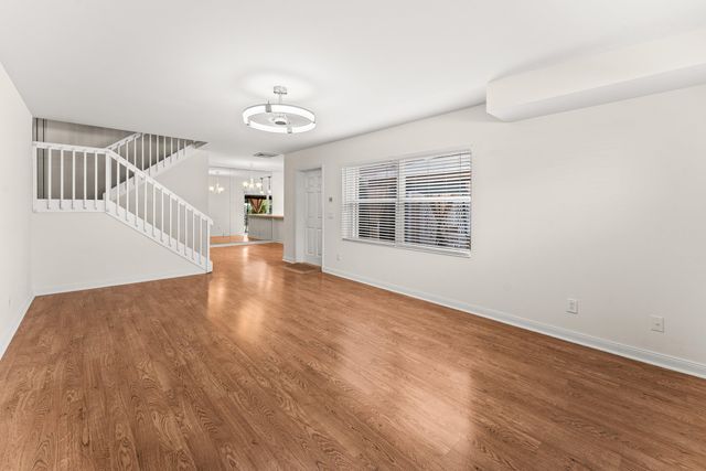 3136 Kingston Court, West Palm Beach, FL 33409